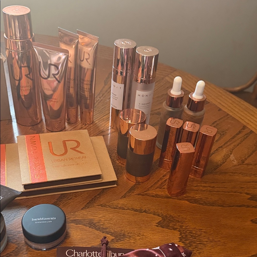 Makeup bundle - Picture 5 of 8
